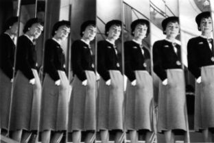 Coco Chanel aux miroirs - 1953 - Robert Doisneau.
